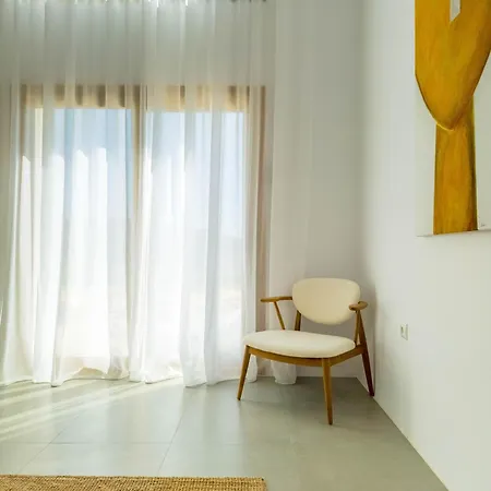Nour, Modern High-ceiling Retreat With Pool In Plaka Naxos *