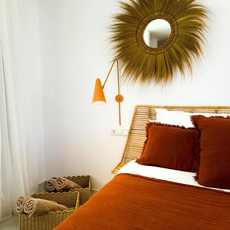 Nour, Modern High-ceiling Retreat With Pool In Plaka Naxos * Naxos City
