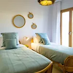 Nour, Modern High-ceiling Retreat With Pool In Plaka Naxos * Naxos City