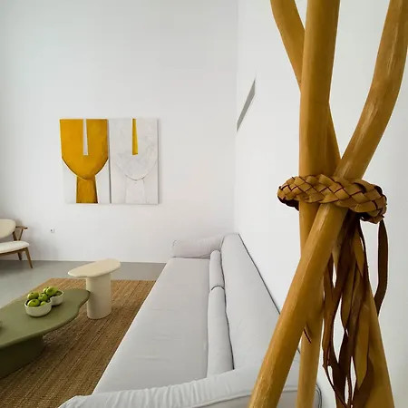 Nour, Modern High-ceiling Retreat With Pool In Plaka Naxos Agios Arsenios