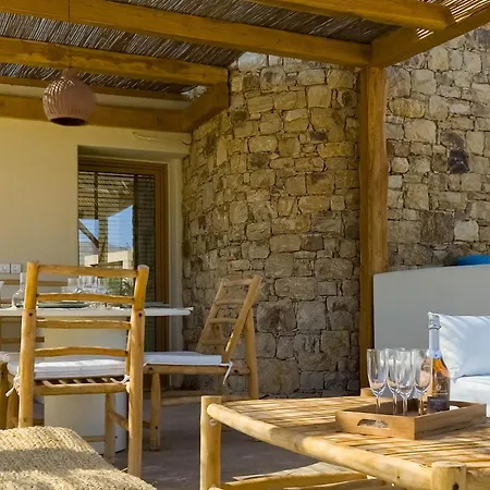 فيلة Nour, Modern High-ceiling Retreat With Pool In Plaka Naxos