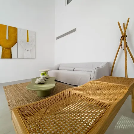 Nour, Modern High-ceiling Retreat With Pool In Plaka Naxos * Agios Arsenios