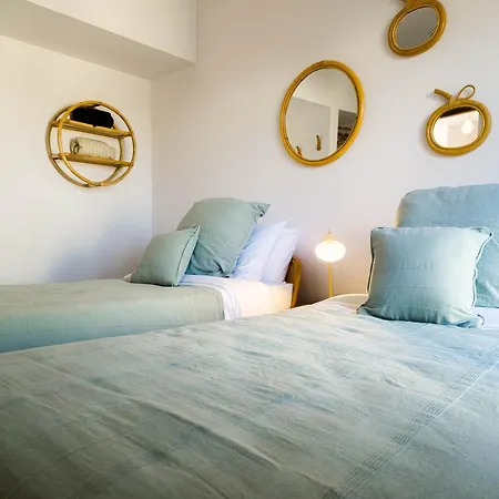 Nour, Modern High-ceiling Retreat With Pool In Plaka Naxos Villa