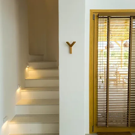 Nour, Modern High-ceiling Retreat With Pool In Plaka Naxos Villa *