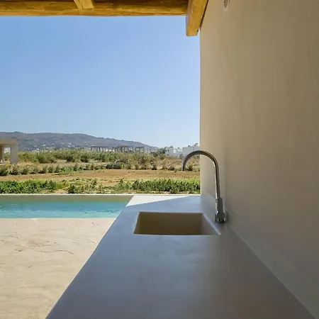 Villa Nour, Modern High-ceiling Retreat With Pool In Plaka Naxos Naxos City