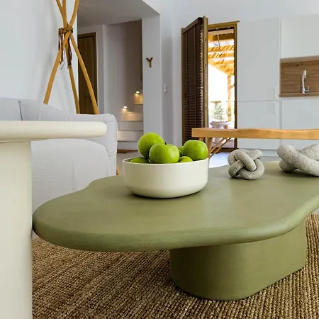 Nour, Modern High-ceiling Retreat With Pool In Plaka Naxos Agios Arsenios